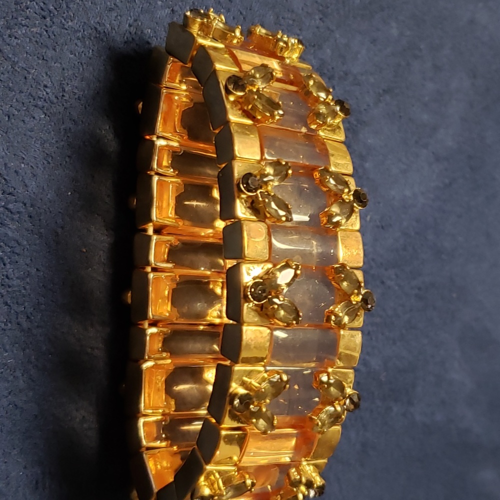 Vintage Lucite Peach Gold Tone Rectangular Link Jeweled Bracelet - Picture 2 of 9